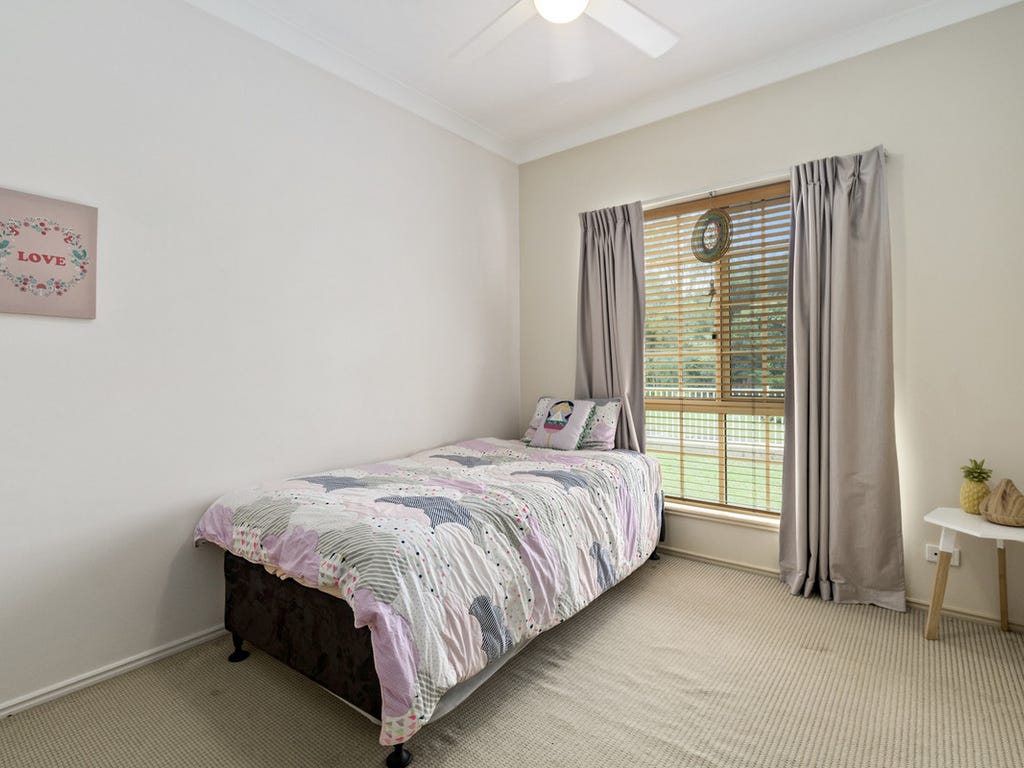 1 Mellor Place, BRASSALL, QLD, 4305, Brassall - Thumbnail 8