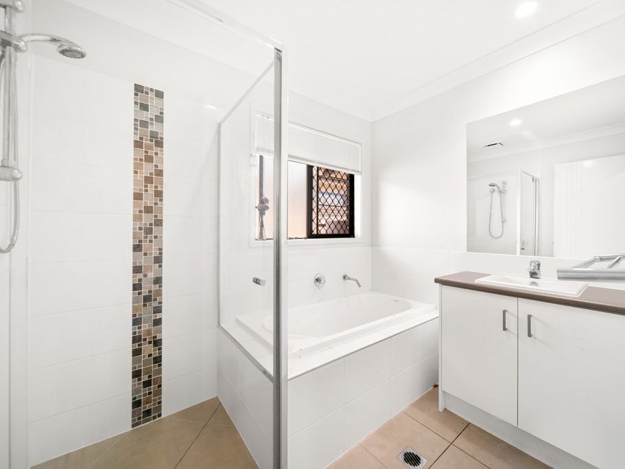 54 Arcadia Circuit, YARRABILBA, QLD, 4207, Yarrabilba - Thumbnail 5