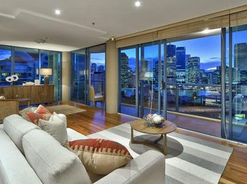8 Goodwin Street, Kangaroo Point, Qld 4169