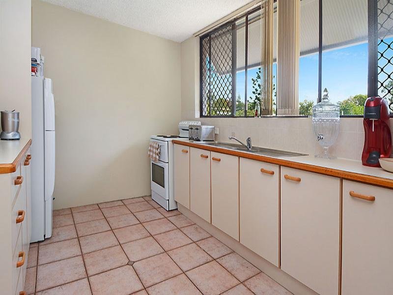 6 / 27 Westerham St TARINGA QLD 4068, 000 (Sold On 21-Apr-2016) Unit 2 Beds | 1 Bath | 2 Car 27 Westerham St Taringa - Thumbnail 7