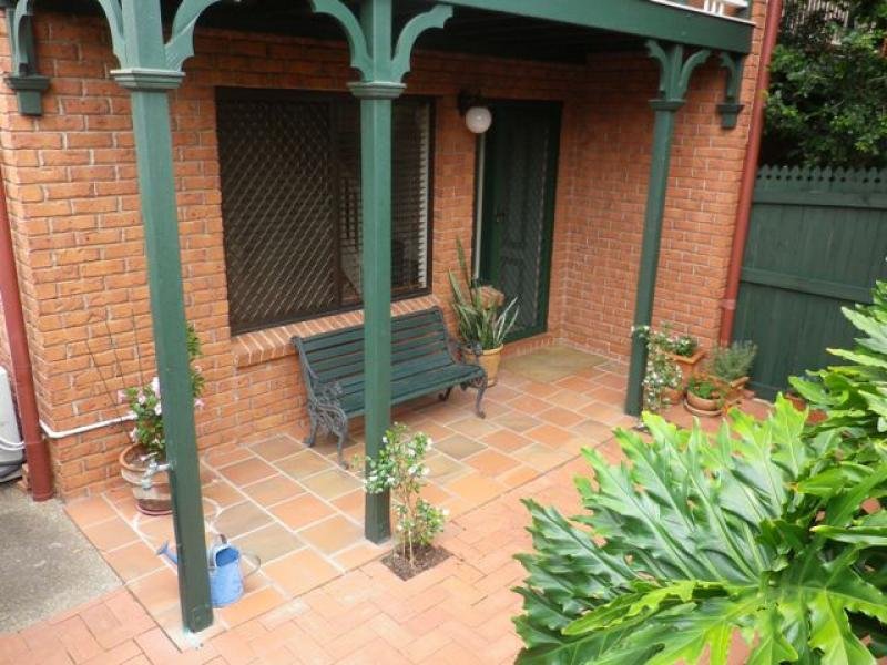 $2,147,483,647 (sold on 16-Jan-2013) Townhouse 2 beds | 2 bath | 2 car 211 Baroona Rd PADDINGTON QLD 4064, 647 (Sold On 16-Jan-2013) Townhouse 2 Beds | 2 Bath | 2 Car 211 Baroona Rd Paddington - Thumbnail 3