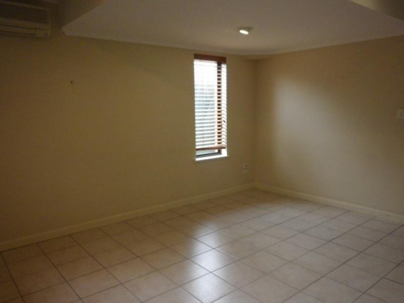 $2,147,483,647 (sold on 16-Jan-2013) Townhouse 2 beds | 2 bath | 2 car 211 Baroona Rd PADDINGTON QLD 4064, 647 (Sold On 16-Jan-2013) Townhouse 2 Beds | 2 Bath | 2 Car 211 Baroona Rd Paddington - Thumbnail 7