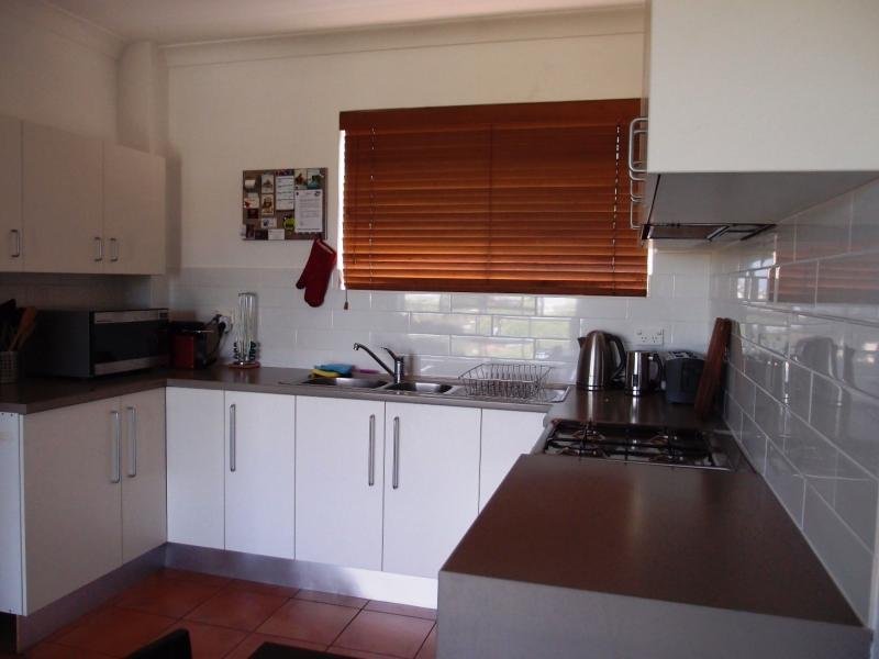 $2,147,483,647 (sold on 16-Sep-2013) Unit 2 beds | 1 bath | 1 car 200 Baroona Rd PADDINGTON QLD 4064, 647 (Sold On 16-Sep-2013) Unit 2 Beds | 1 Bath | 1 Car 200 Baroona Rd Paddington - Thumbnail 4