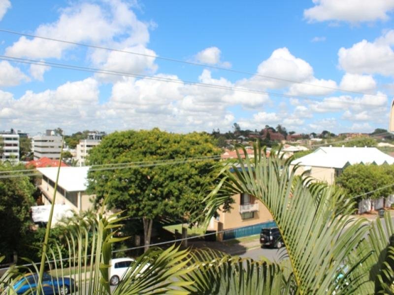 $2,147,483,647 (sold on 02-Apr-2014) Unit 2 beds | 1 bath | 1 car 23 Augustus St TOOWONG QLD 4066, 647 (Sold On 02-Apr-2014) Unit 2 Beds | 1 Bath | 1 Car 23 Augustus St Toowong - Thumbnail 7