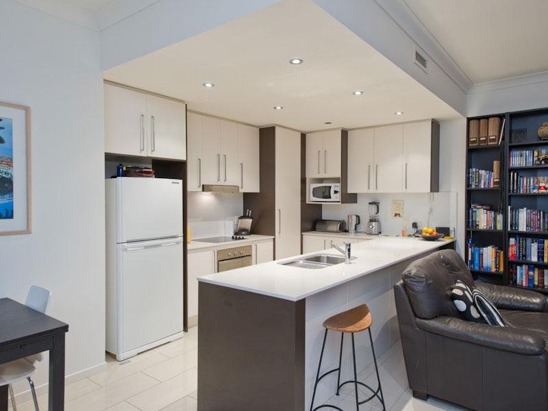 $635,000 (sold on 22-Feb-2013) Townhouse 3 beds | 2 bath | 2 car 57 Sisley Street ST LUCIA QLD 4067, 000 (Sold On 22-Feb-2013) Townhouse 3 Beds | 2 Bath | 2 Car 57 Sisley Street St Lucia - Thumbnail 4