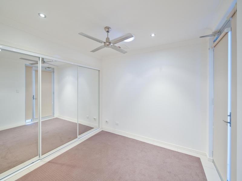 $635,000 (sold on 22-Feb-2013) Townhouse 3 beds | 2 bath | 2 car 57 Sisley Street ST LUCIA QLD 4067, 000 (Sold On 22-Feb-2013) Townhouse 3 Beds | 2 Bath | 2 Car 57 Sisley Street St Lucia - Thumbnail 6