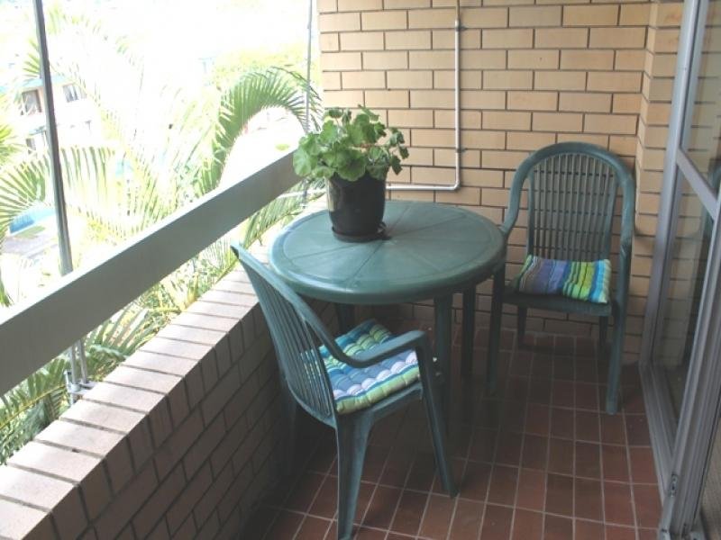 $2,147,483,647 (sold on 02-Apr-2014) Unit 2 beds | 1 bath | 1 car 23 Augustus St TOOWONG QLD 4066, 647 (Sold On 02-Apr-2014) Unit 2 Beds | 1 Bath | 1 Car 23 Augustus St Toowong - Thumbnail 6