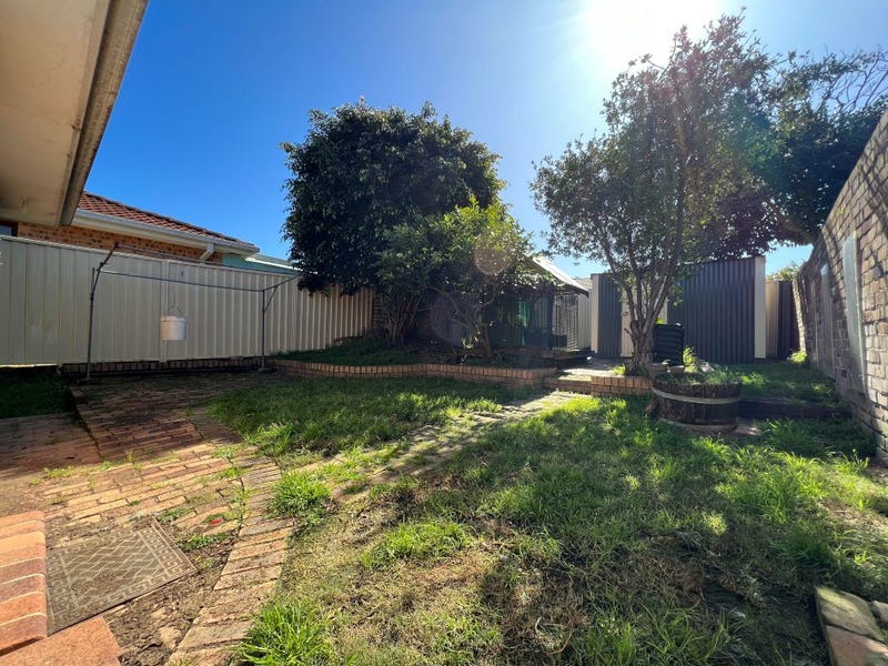 5 Day Place Minto NSW 2566 Realestate Au