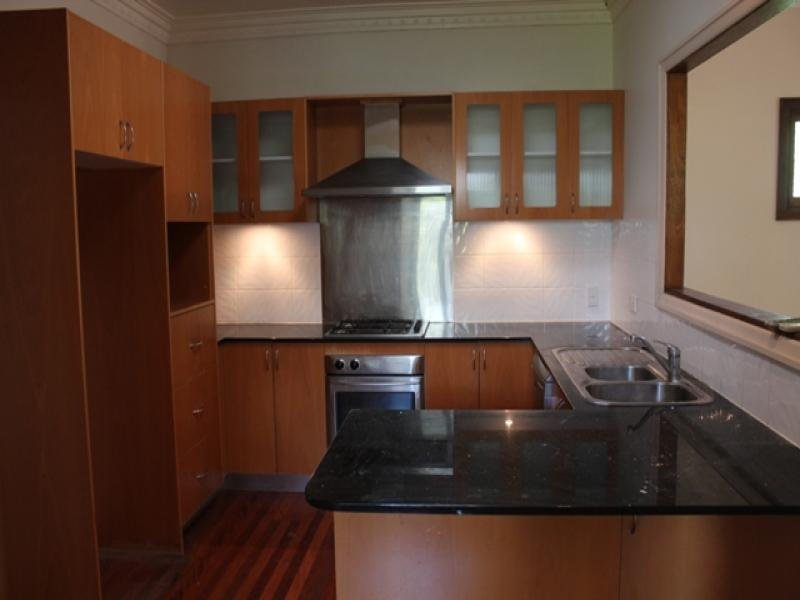 $2,147,483,647 (sold on 26-Mar-2013) House 3 beds | 1 bath | 2 car 28 Payne St AUCHENFLOWER QLD 4066, 647 (Sold On 26-Mar-2013) House 3 Beds | 1 Bath | 2 Car 28 Payne St Auchenflower - Thumbnail 8