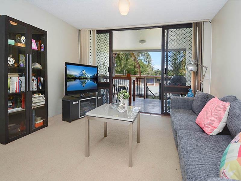 6 / 27 Westerham St TARINGA QLD 4068, 000 (Sold On 21-Apr-2016) Unit 2 Beds | 1 Bath | 2 Car 27 Westerham St Taringa - Thumbnail 4