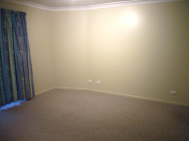 $2,147,483,647 (sold on 10-Feb-2014) Unit 2 beds | 1 bath | 2 car 29 Bellevue Tce ST LUCIA QLD 4067, 647 (Sold On 10-Feb-2014) Unit 2 Beds | 1 Bath | 2 Car 29 Bellevue Tce St Lucia - Thumbnail 5