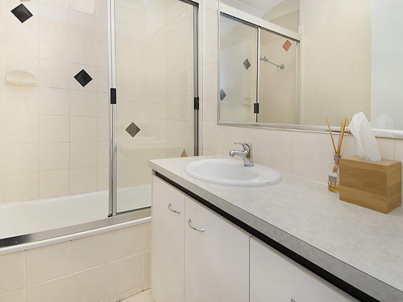 3 / 29 Musgrave Tce ALDERLEY QLD 4051, 000 (Sold On 06-May-2014) Townhouse 2 Beds | 2 Bath | 1 Car 29 Musgrave Tce Alderley - Thumbnail 7