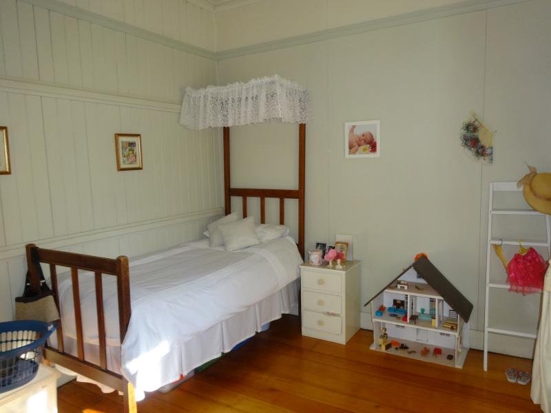 $2,147,483,647 (sold on 13-Mar-2015) House 7 beds | 3 bath | 3 car 16 Brown St BARDON QLD 4065, 647 (Sold On 13-Mar-2015) House 7 Beds | 3 Bath | 3 Car 16 Brown St Bardon - Thumbnail 8