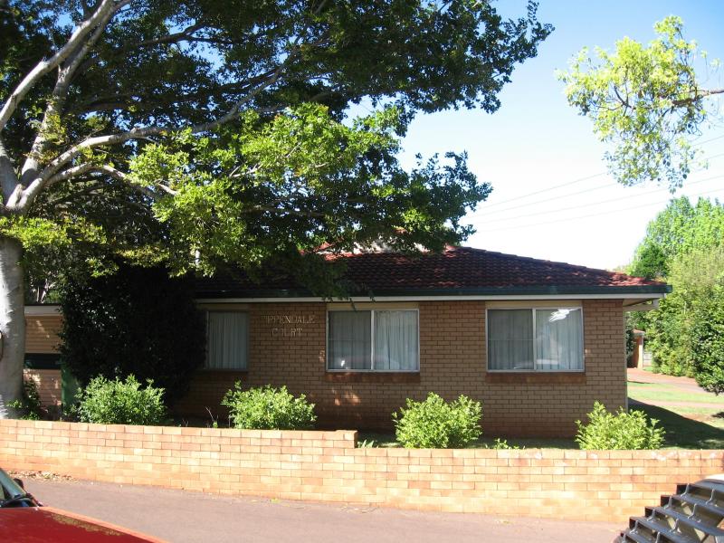 1 42 Arthur Street East Toowoomba QLD 4350 Realestate Au