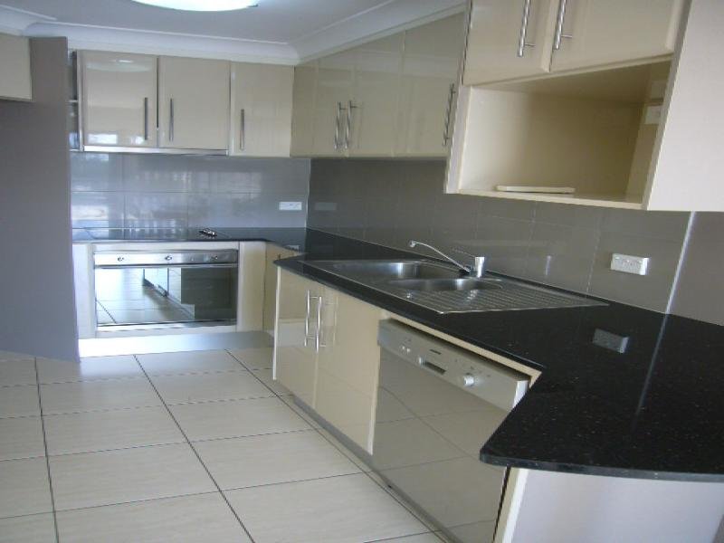 $2,147,483,647 (sold on 13-Feb-2015) Unit 2 beds | 1 bath | 2 car 7 Challinor Street AUCHENFLOWER QLD 4066, 647 (Sold On 13-Feb-2015) Unit 2 Beds | 1 Bath | 2 Car 7 Challinor Street Auchenflower - Thumbnail 4