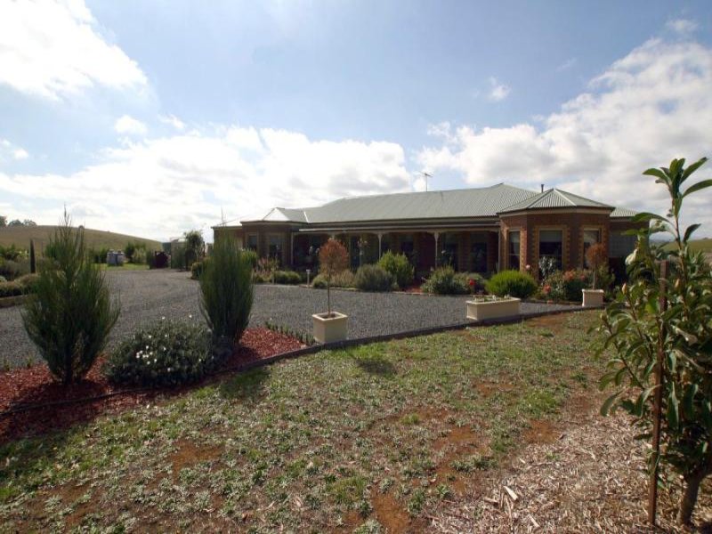 Mountain Road Gembrook Vic Property Details