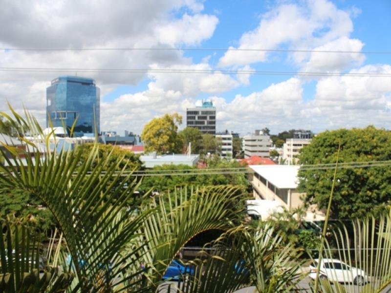 $2,147,483,647 (sold on 02-Apr-2014) Unit 2 beds | 1 bath | 1 car 23 Augustus St TOOWONG QLD 4066, 647 (Sold On 02-Apr-2014) Unit 2 Beds | 1 Bath | 1 Car 23 Augustus St Toowong - Thumbnail 2