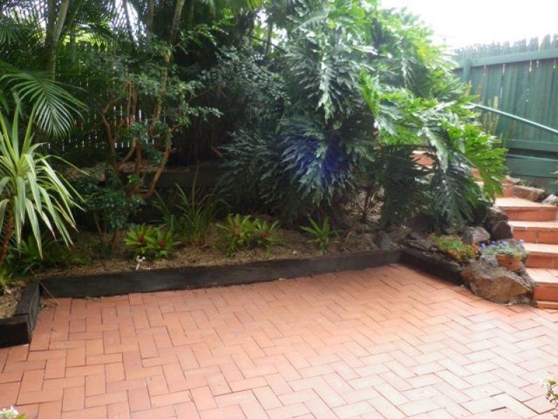$2,147,483,647 (sold on 16-Jan-2013) Townhouse 2 beds | 2 bath | 2 car 211 Baroona Rd PADDINGTON QLD 4064, 647 (Sold On 16-Jan-2013) Townhouse 2 Beds | 2 Bath | 2 Car 211 Baroona Rd Paddington - Thumbnail 2