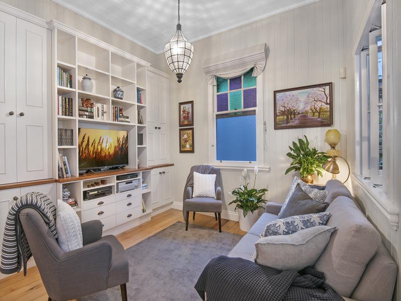 $2,147,483,647 (sold on 07-Jun-2017) House 4 beds | 2 bath | 1 car 13 Arthur Terrace RED HILL QLD 4059, 647 (Sold On 07-Jun-2017) House 4 Beds | 2 Bath | 1 Car 13 Arthur Terrace Red Hill - Thumbnail 5