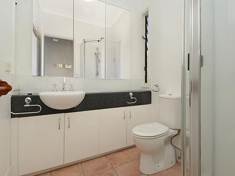 $2,147,483,647 (sold on 25-Apr-2017) House 3 beds | 2 bath | 2 car 47 Ewart St PADDINGTON QLD 4064, 647 (Sold On 25-Apr-2017) House 3 Beds | 2 Bath | 2 Car 47 Ewart St Paddington - Thumbnail 6