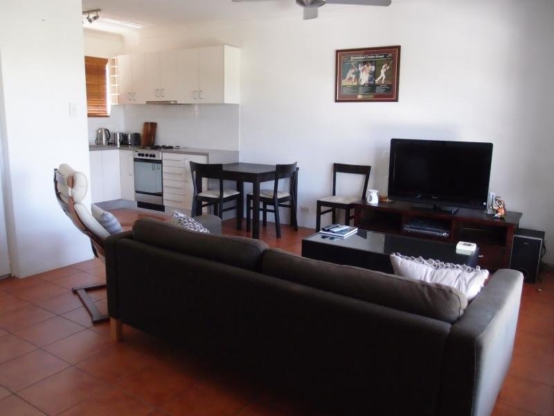 $2,147,483,647 (sold on 16-Sep-2013) Unit 2 beds | 1 bath | 1 car 200 Baroona Rd PADDINGTON QLD 4064, 647 (Sold On 16-Sep-2013) Unit 2 Beds | 1 Bath | 1 Car 200 Baroona Rd Paddington - Thumbnail 3