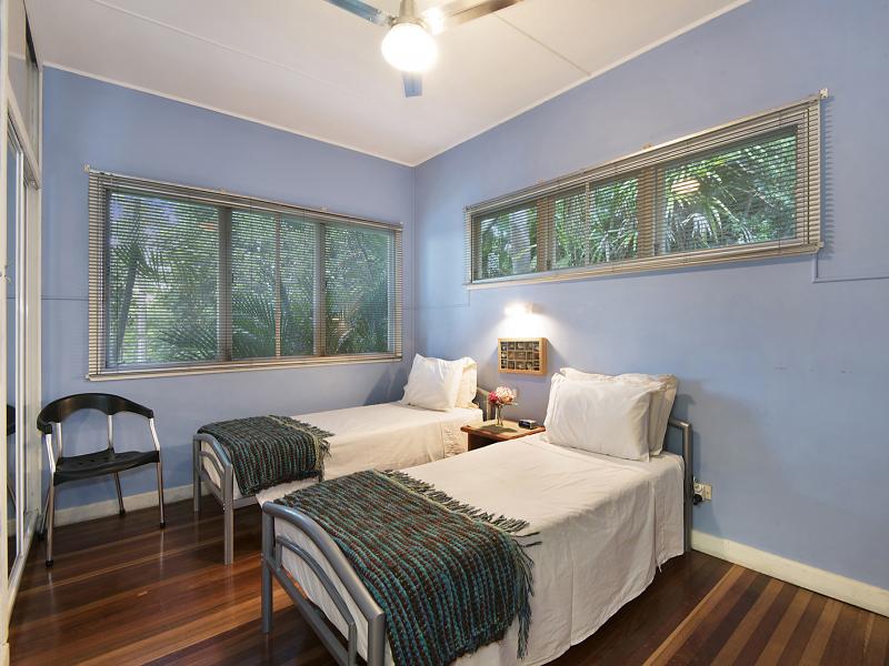 $2,147,483,647 (sold on 04-Oct-2017) House 3 beds | 2 bath | 2 car 37 Couldrey St BARDON QLD 4065, 647 (Sold On 04-Oct-2017) House 3 Beds | 2 Bath | 2 Car 37 Couldrey St Bardon - Thumbnail 7