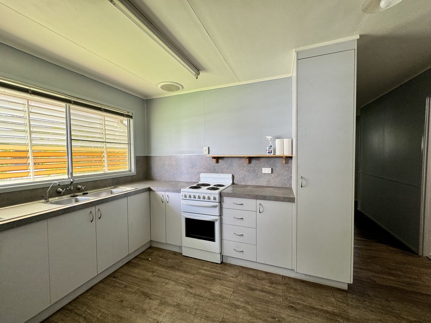 8 CHIFLEY Court, Moranbah For Sale by Infinity Property Specialists - image 4