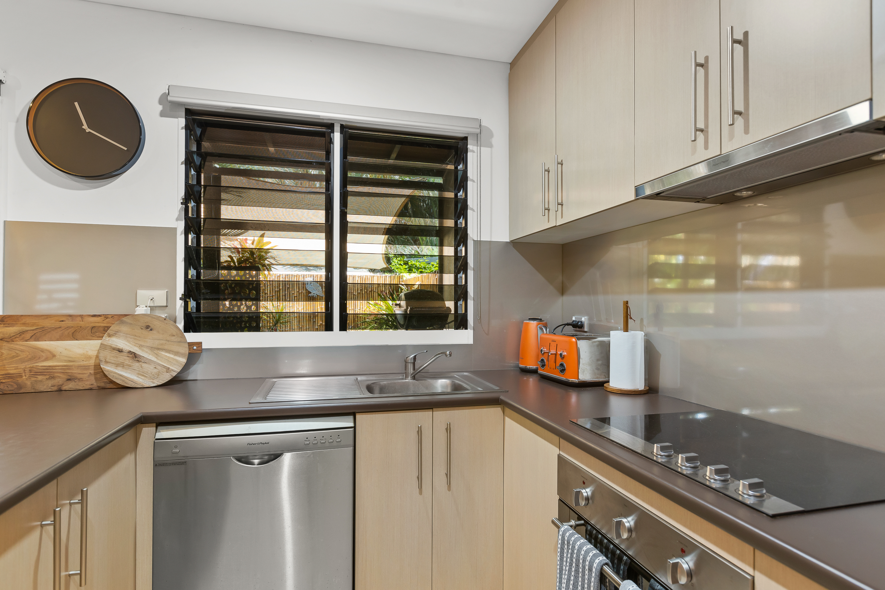 Fully Furnished Coastal Retreat Opposite Cable Beach