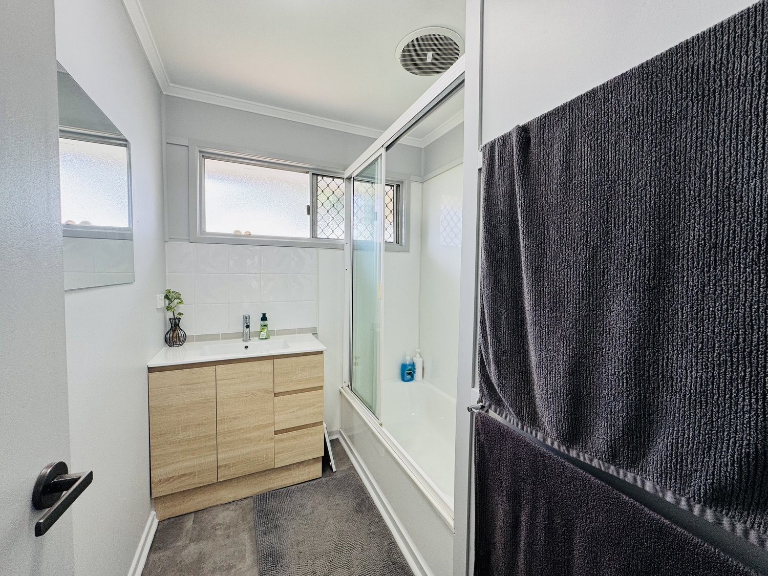 16 LAWRENCE Street, Moranbah Sold by Infinity Property Specialists - image 8