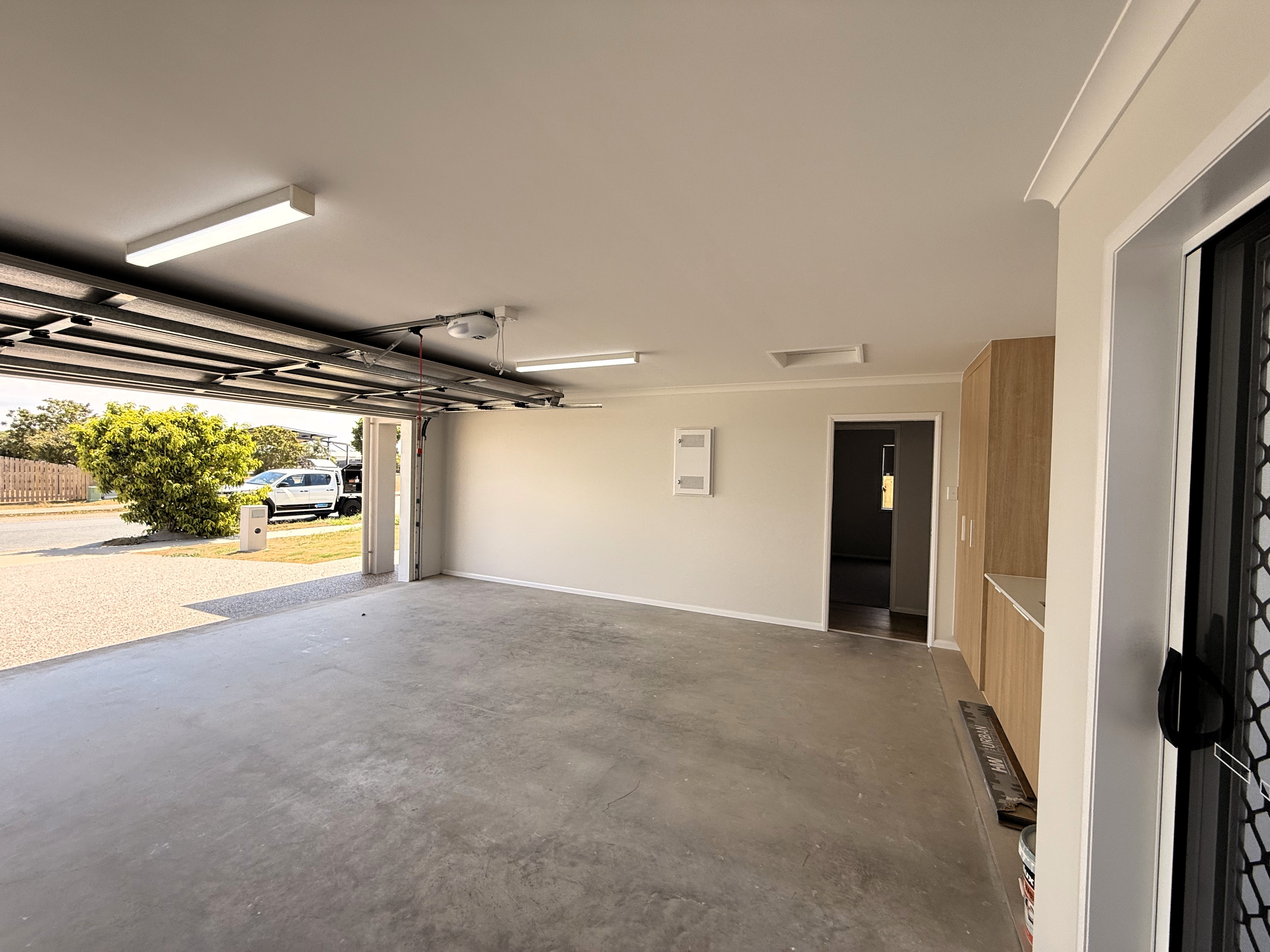 Brand new CJ Smith Homes build in Royal Sands  modern, spacious and ready to move in!