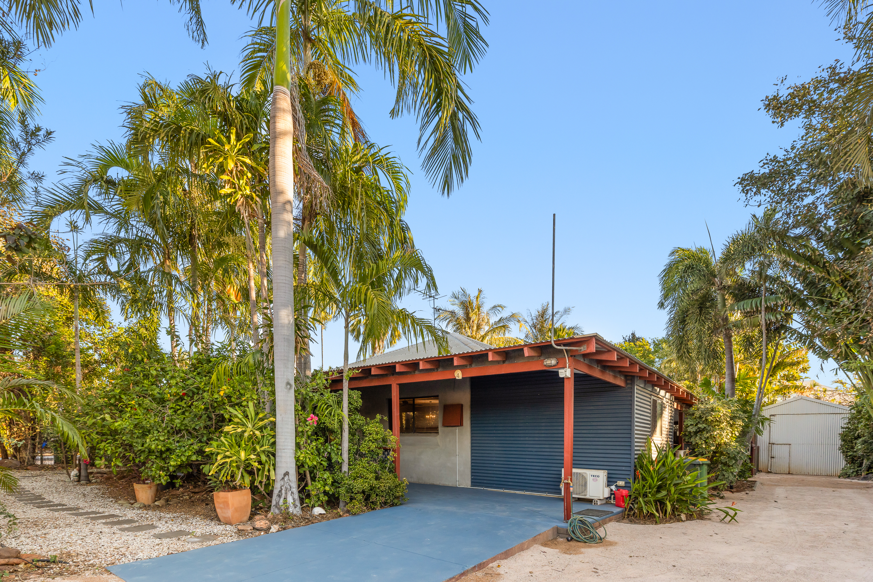 Tropical Cable Beach Living with Pool & Shed