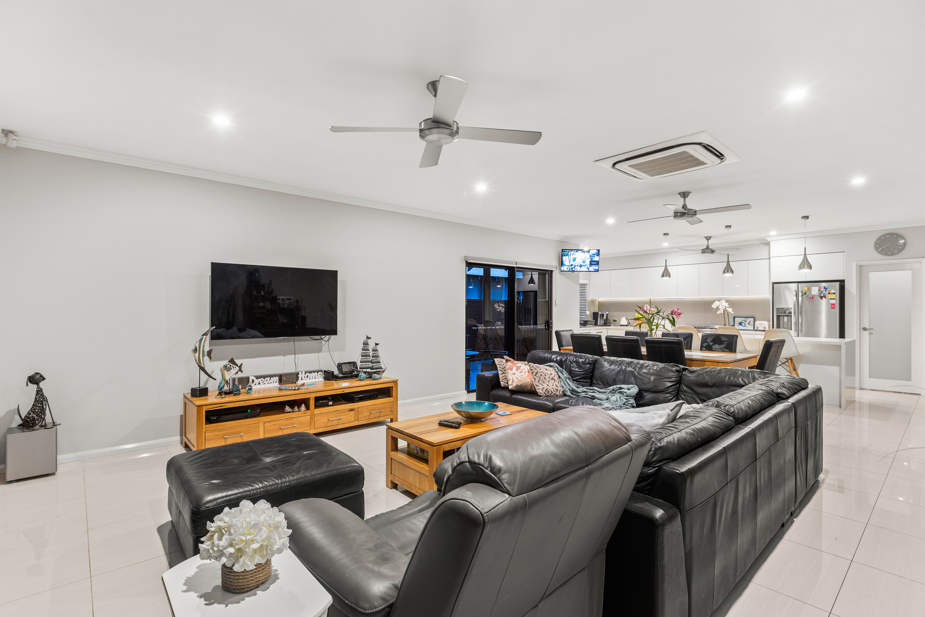 Spacious Executive Residence with Incredible Outdoor Entertaining!