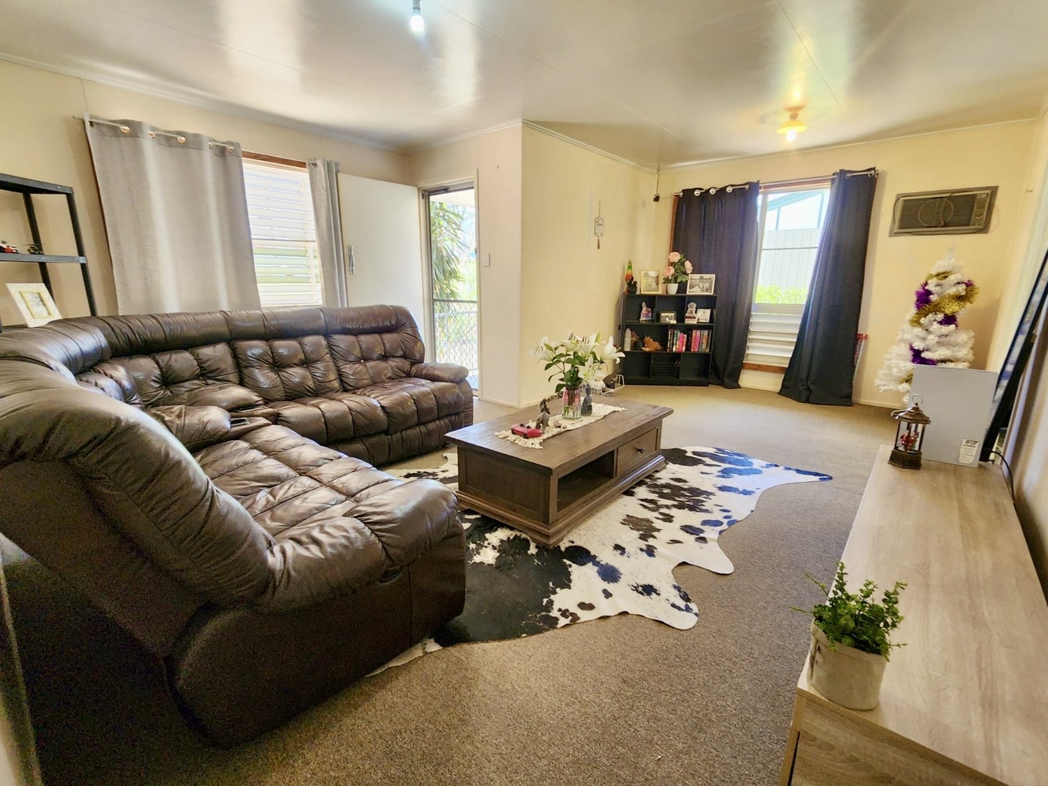 48 MILLS Avenue, Moranbah For Sale by Infinity Property Specialists - image 3