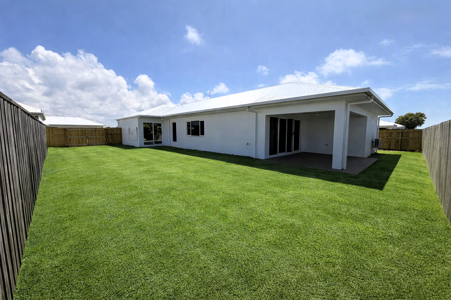 Brand new CJ Smith Homes build in Royal Sands  modern, spacious and ready to move in!