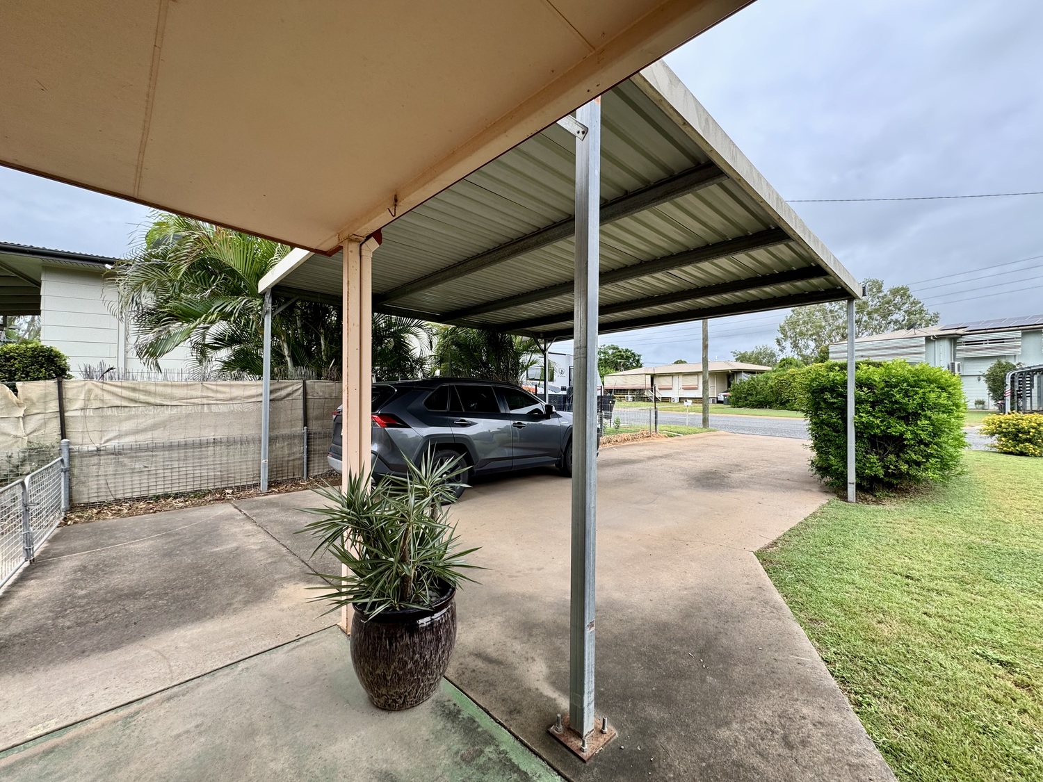 28 BARRACLOUGH Crescent, Moranbah Sold by Infinity Property Specialists - image 4