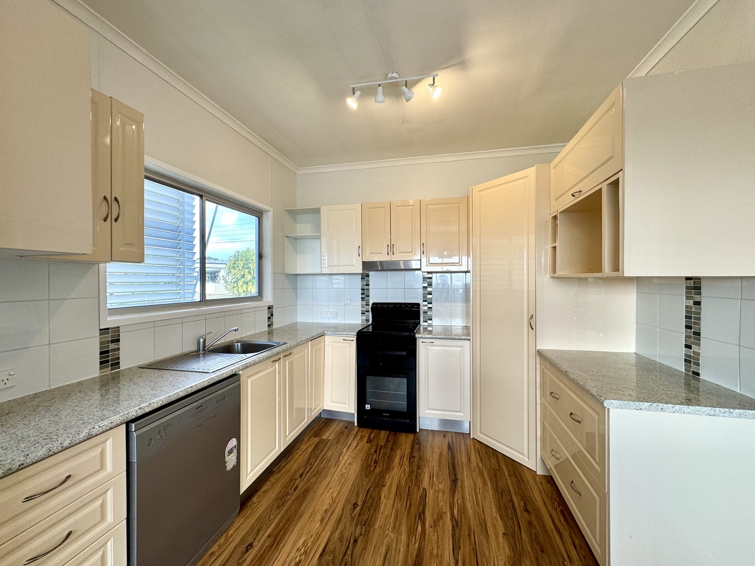 53 CUTHBERT Street, Moranbah Sold by Infinity Property Specialists - image 6