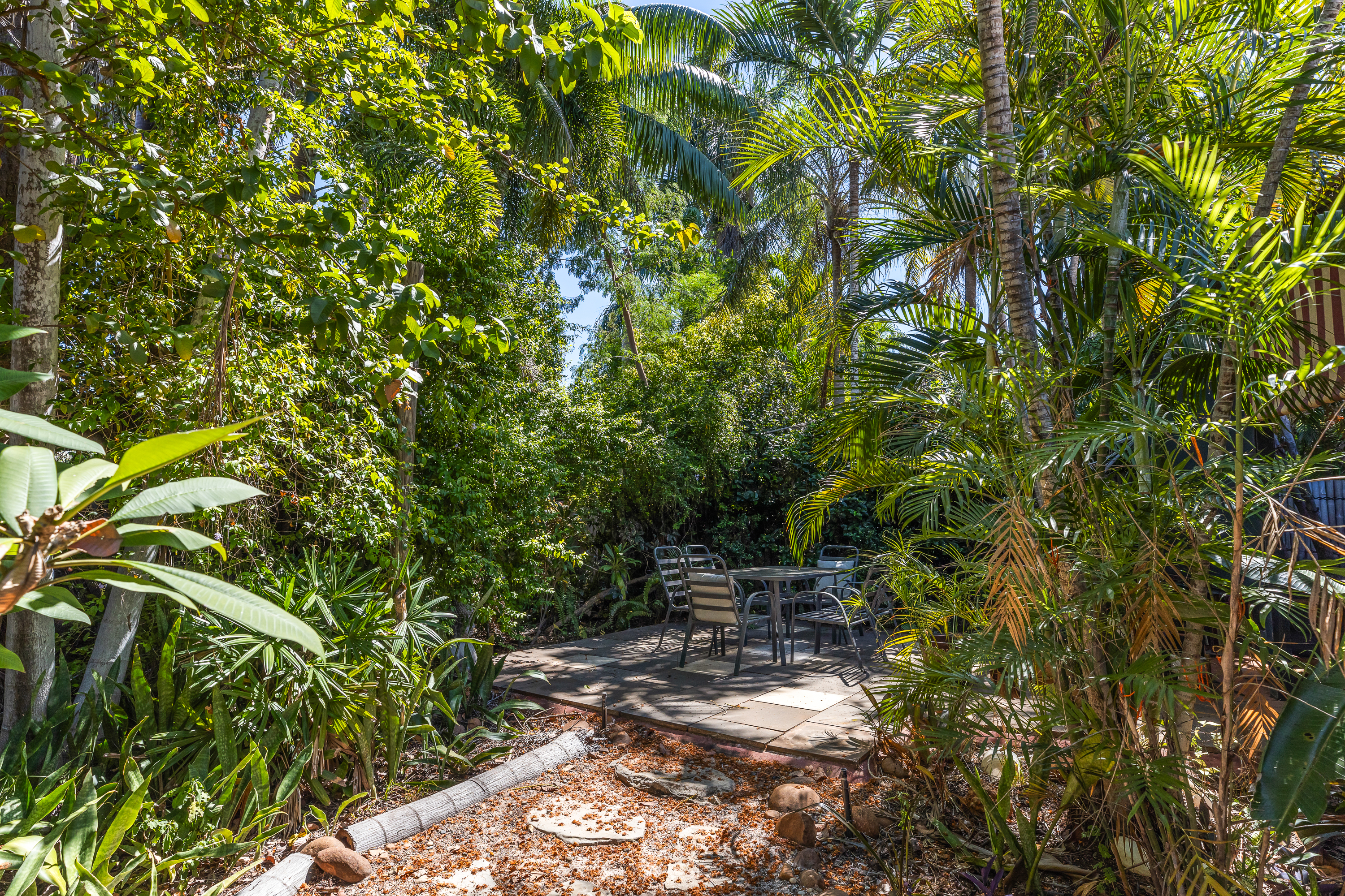 Fully Furnished – Private, Secure & Perfectly Positioned!