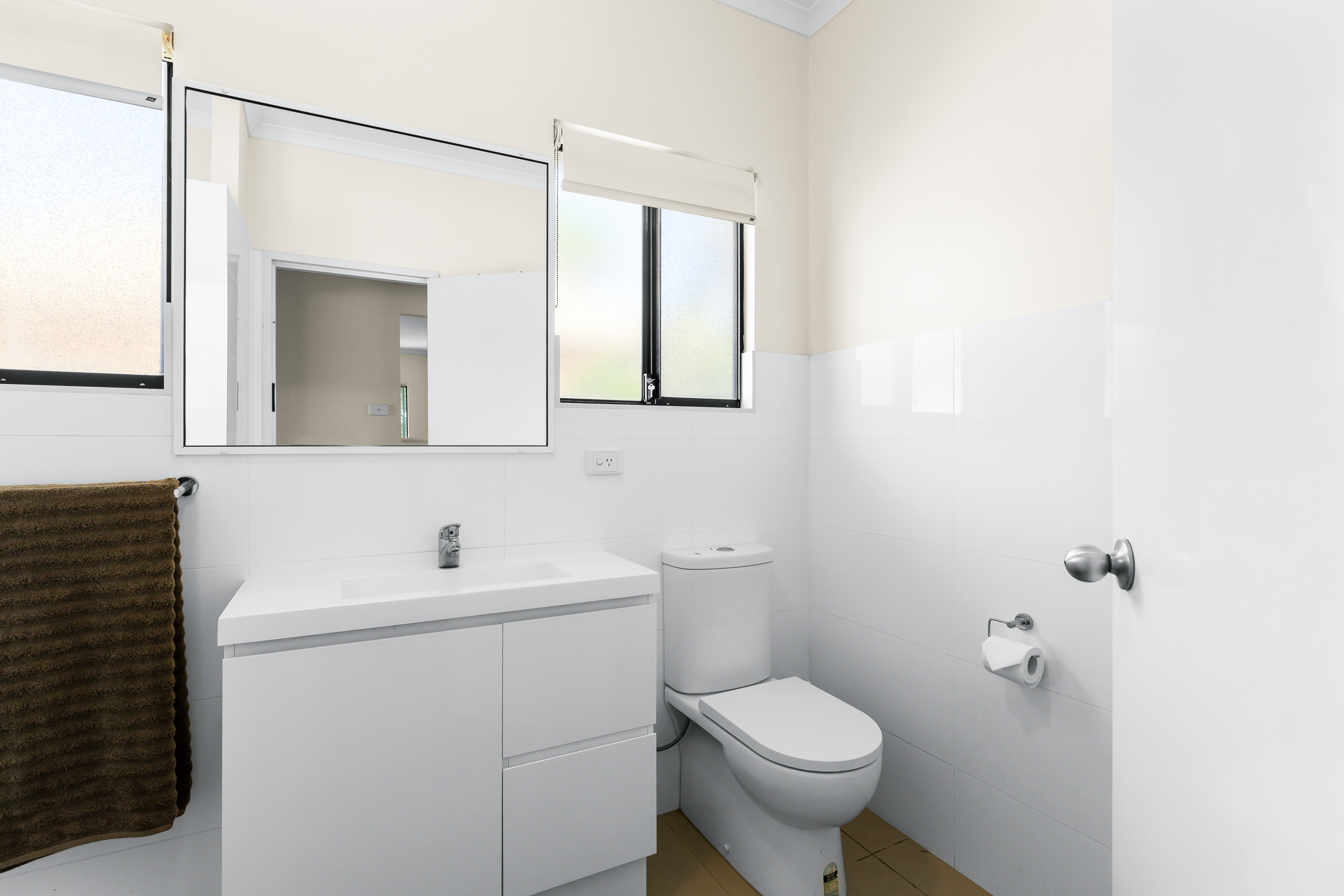 Fully Furnished Top-Floor Apartment in the Heart of Broome