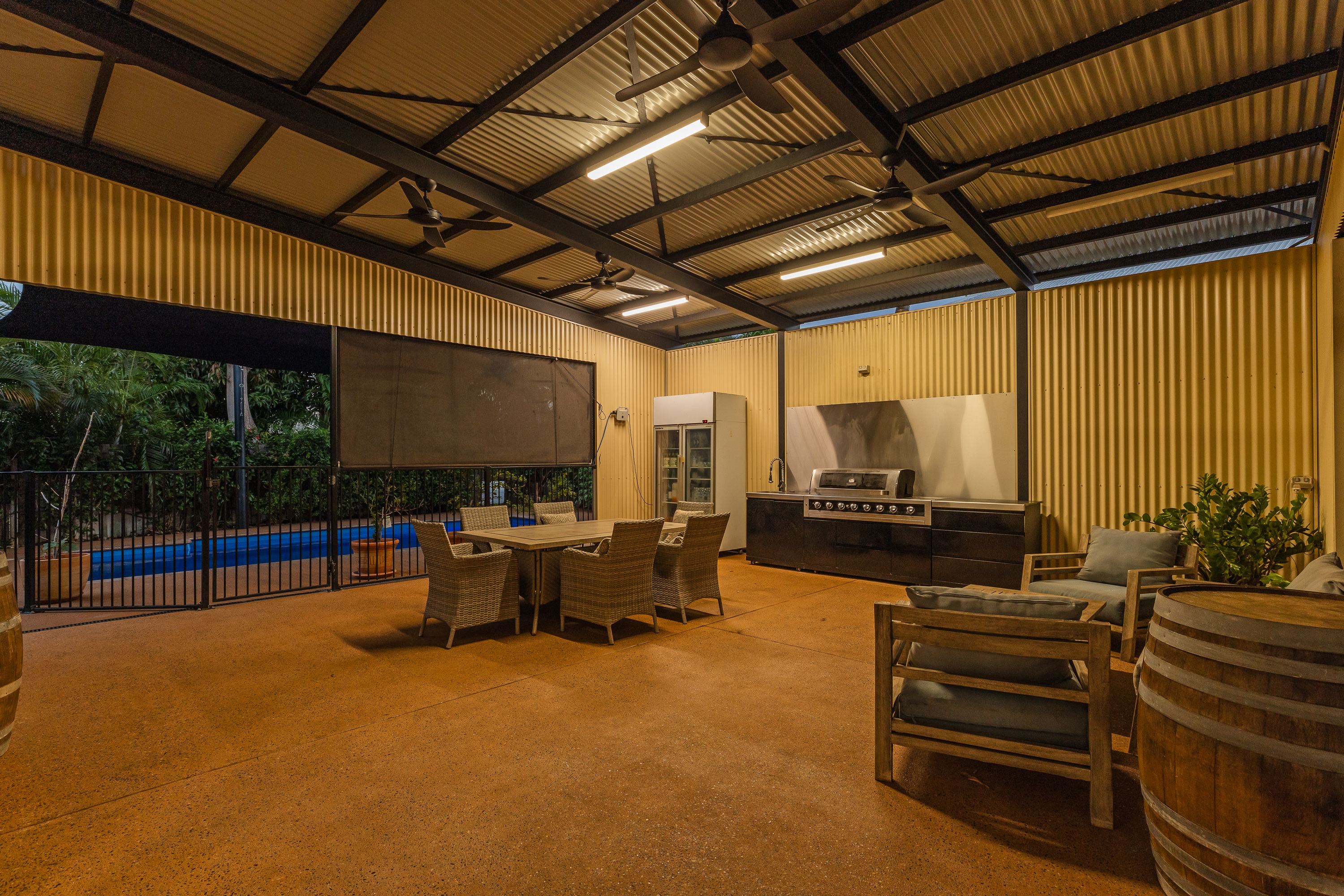 Expansive 5×2 Home with Shed, Solar & Swimming Pool!
