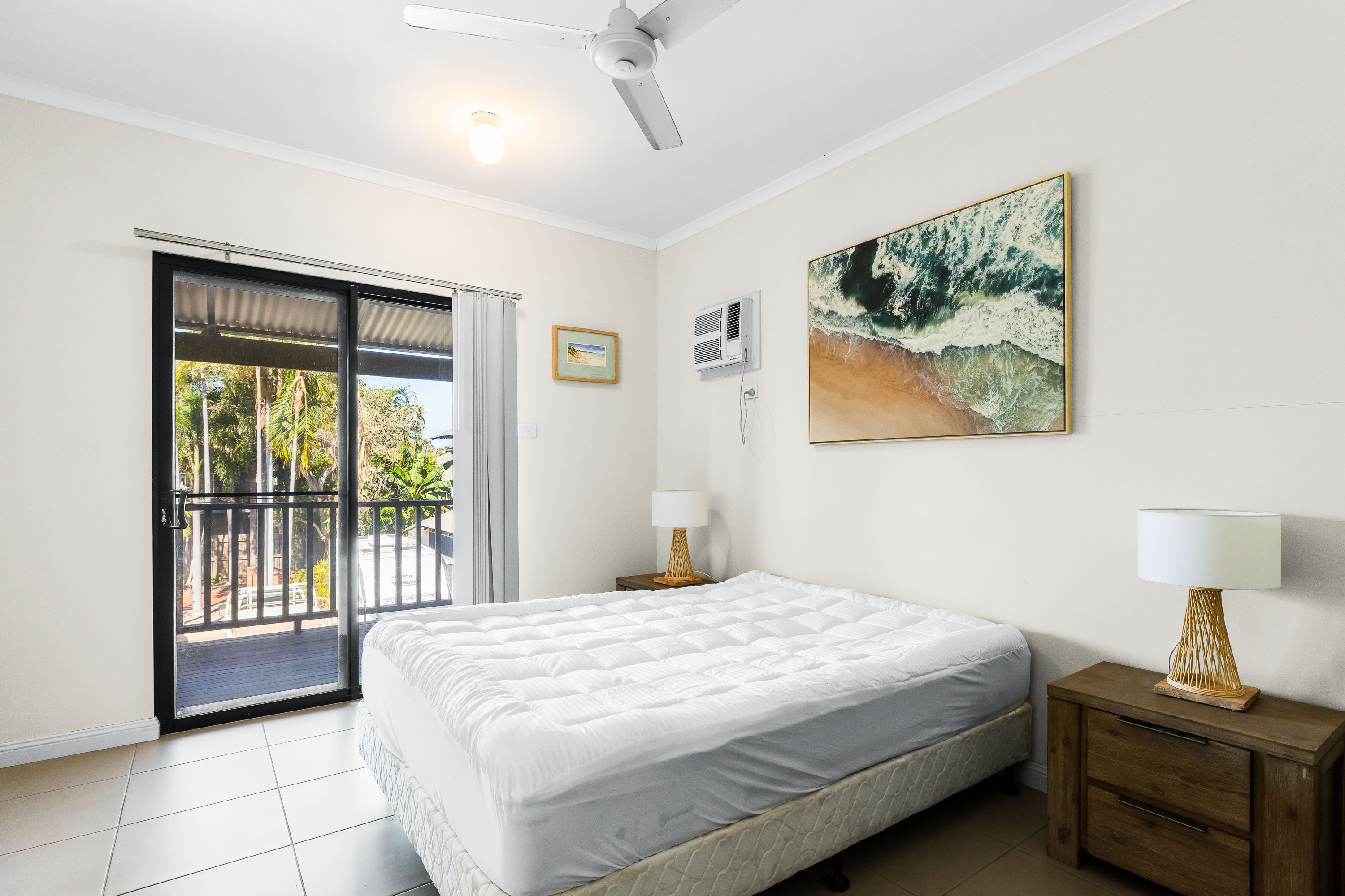 Fully Furnished Top-Floor Apartment in the Heart of Broome