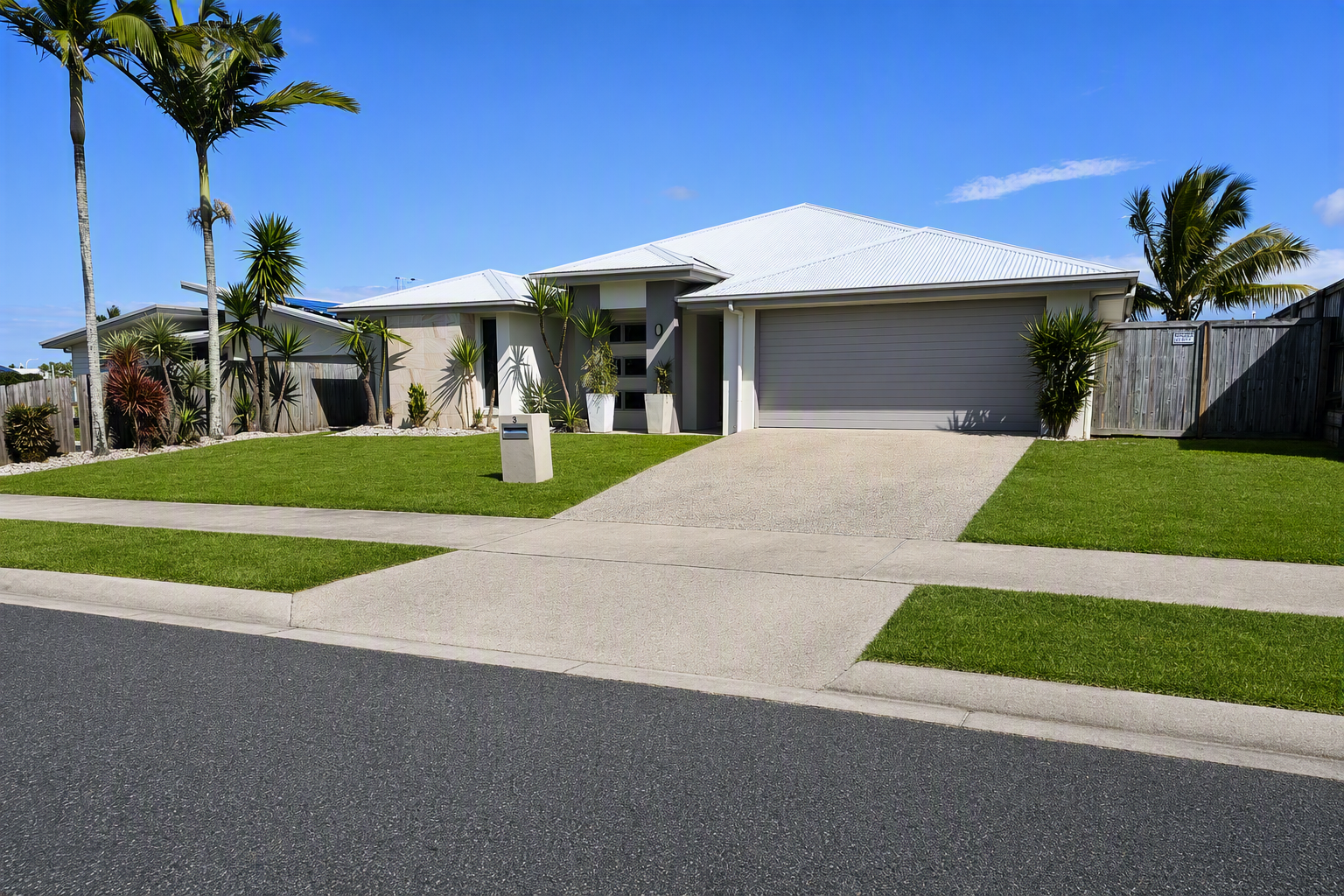 Executive Rental  3 Phoenix Crescent, Rural View QLD 4740
