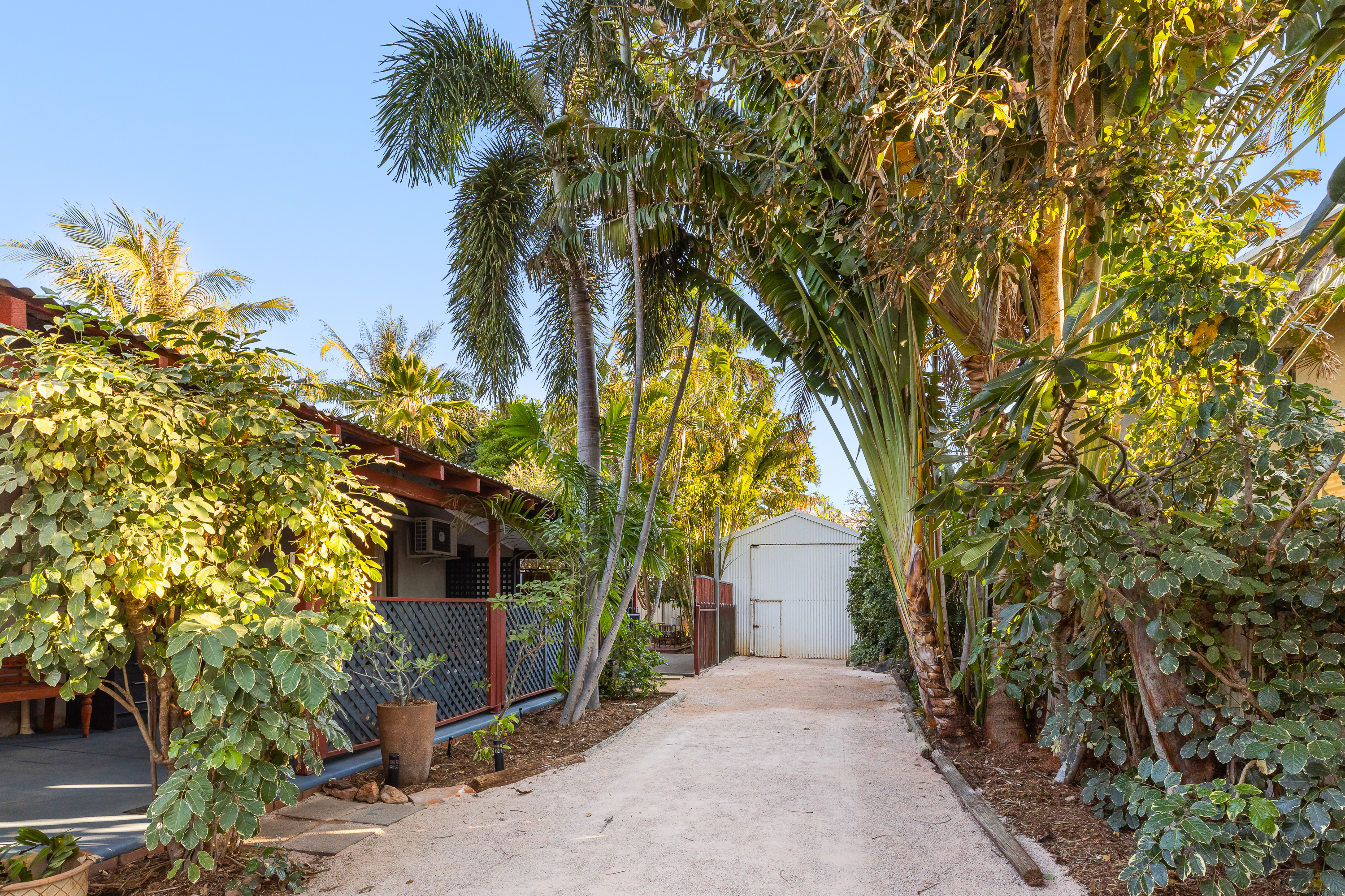 Tropical Cable Beach Living with Pool & Shed