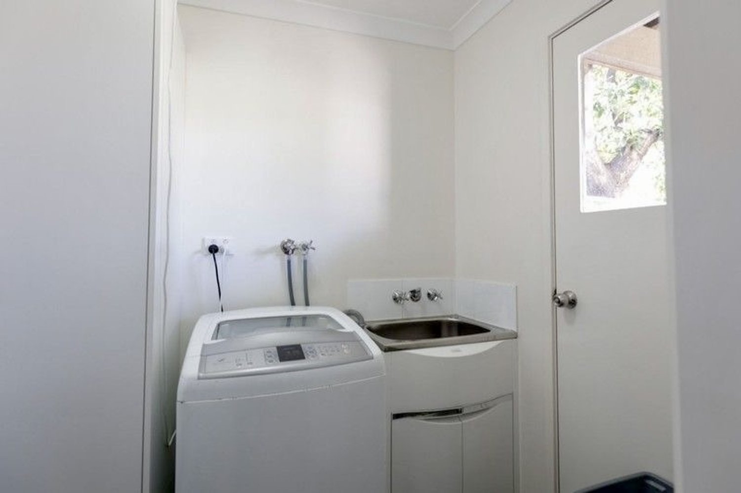 1, 2 And 3/44  KENNEDY Drive, Moranbah For Sale by Infinity Property Specialists - image 15