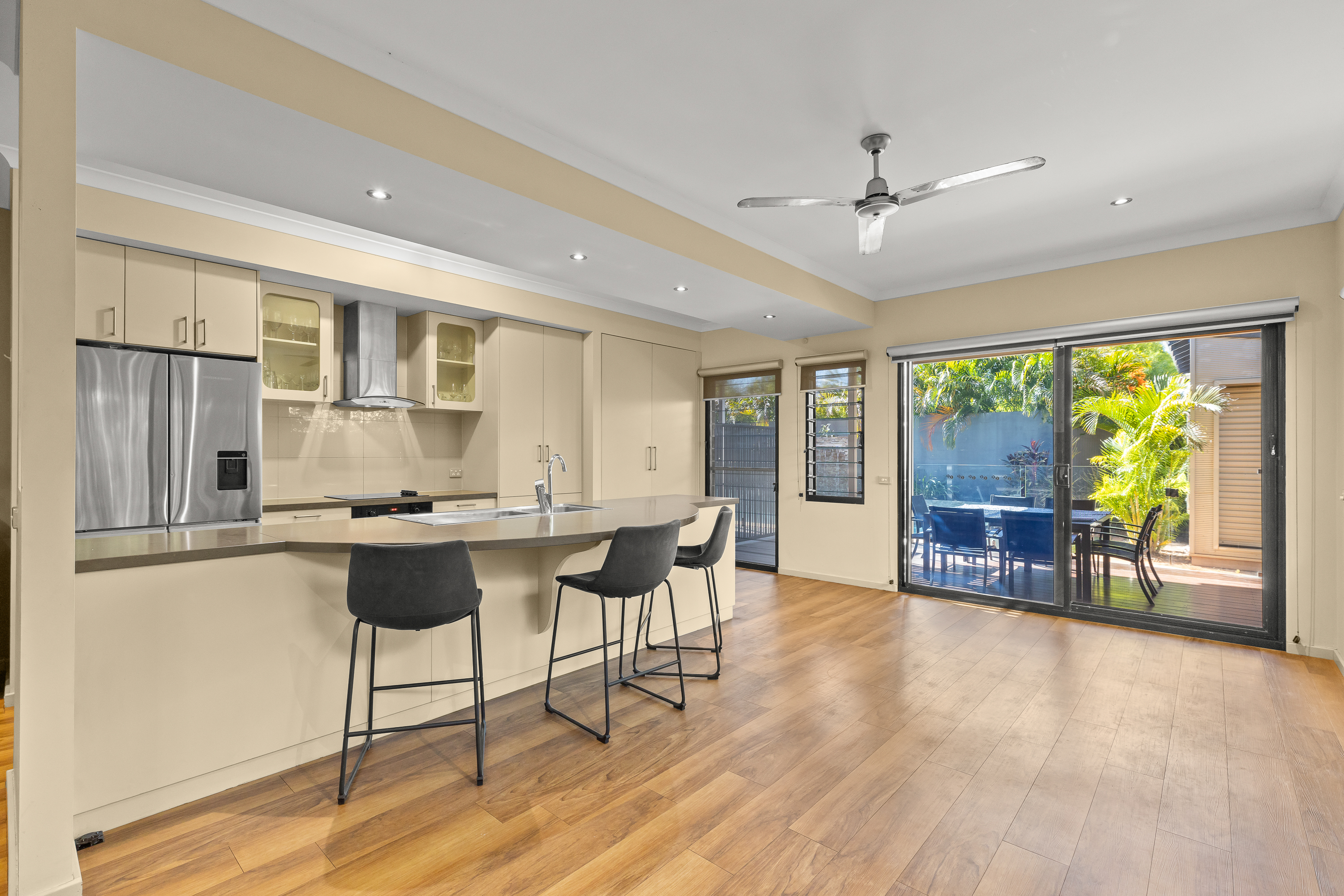 Fully Furnished Townhouse in Cable Beach – Walk to the Beach!