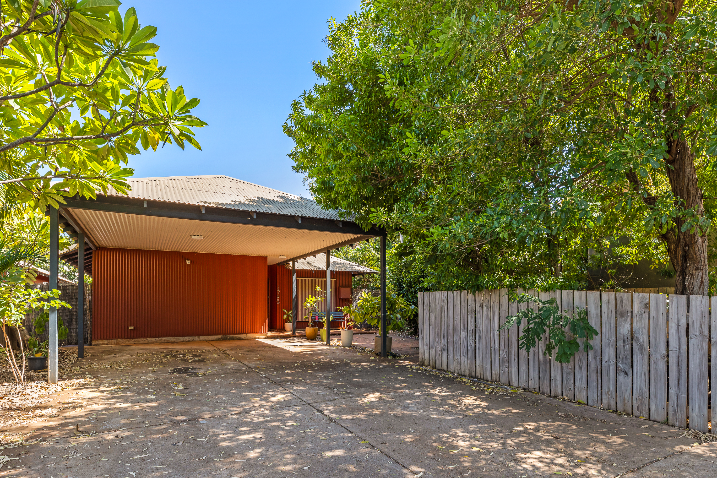 Fully Furnished – Private, Secure & Perfectly Positioned!