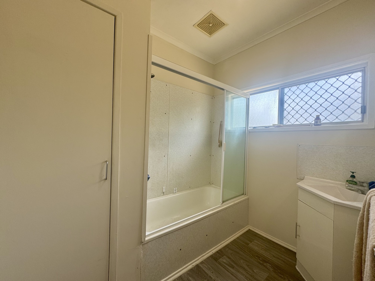 18 SEDGMAN Street, Moranbah Sold by Infinity Property Specialists - image 8