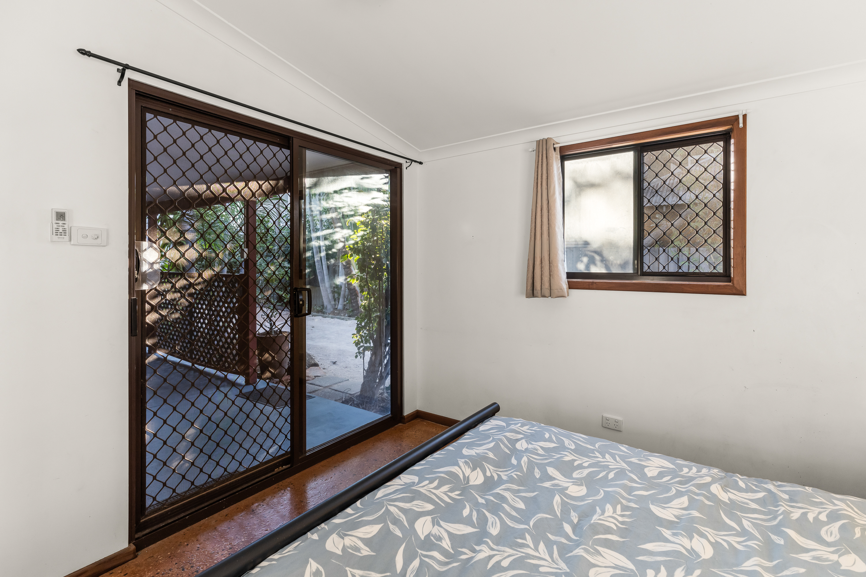 Tropical Cable Beach Living with Pool & Shed