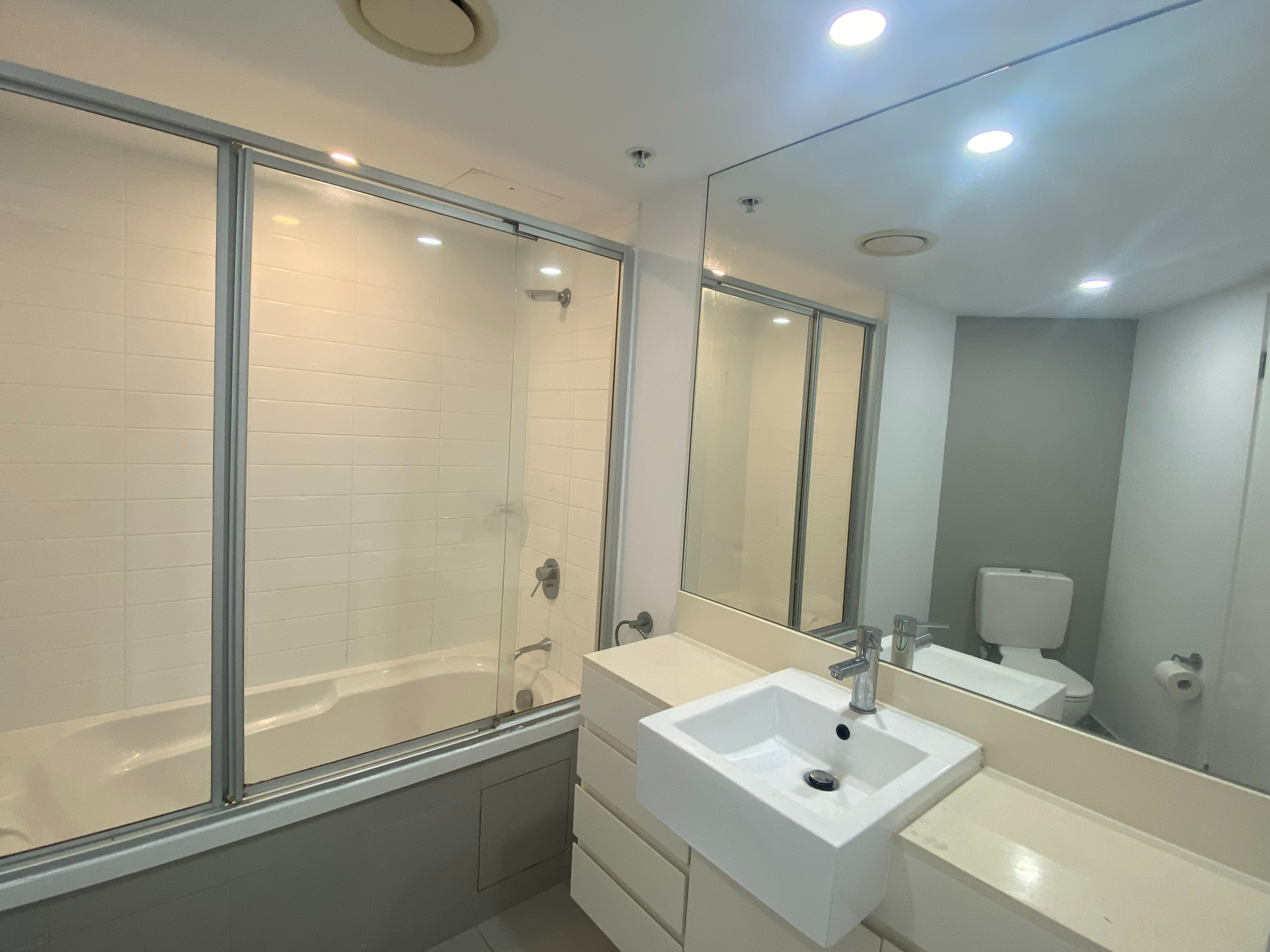 21810/5 Lawson St, SOUTHPORT, QLD 4215, Southport - Thumbnail 5
