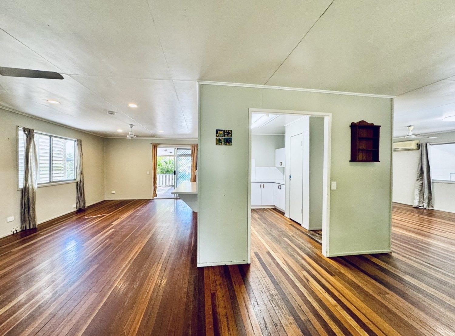 25 SEDGMAN Street, Moranbah For Sale by Infinity Property Specialists - image 7