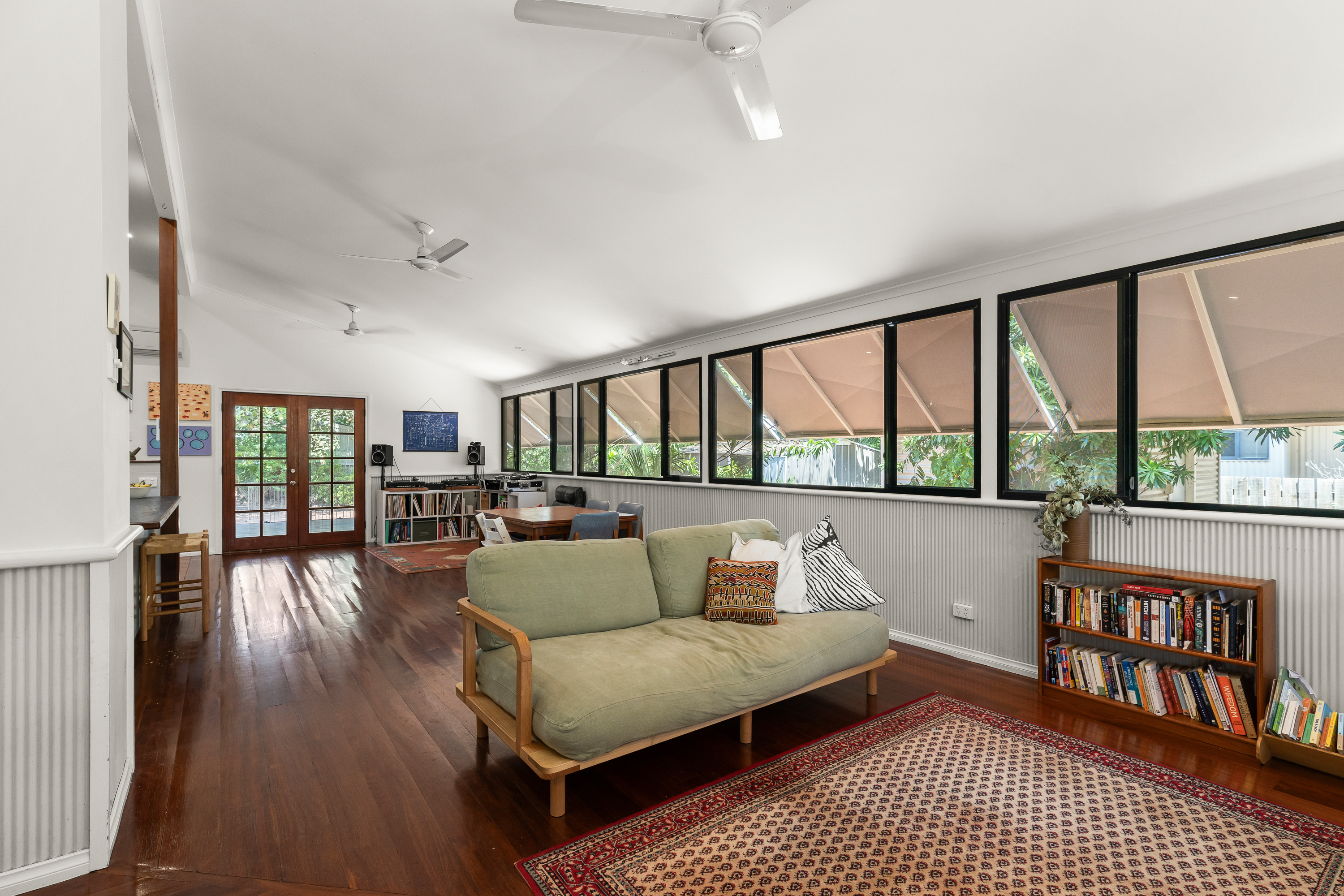 Charming Mini Master Pearler in Cable Beach